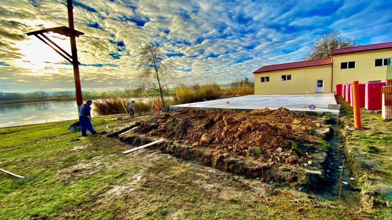 Rekreacni Areal Zbraslavice Hotel Luaran gambar